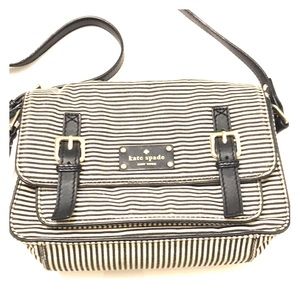 Kate Spade crossbody/shoulder carry purse.